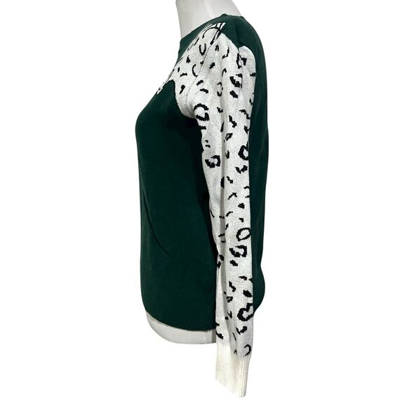 Women’s Snow Leopard Sleeved Sweater Dark Green Boho Cheetah Top Size Medium - Picture 3 of 7